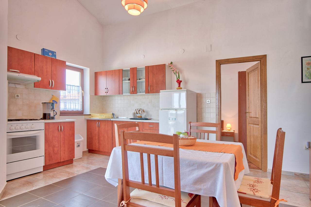 Apartment Maja Stinjan Ngoại thất bức ảnh