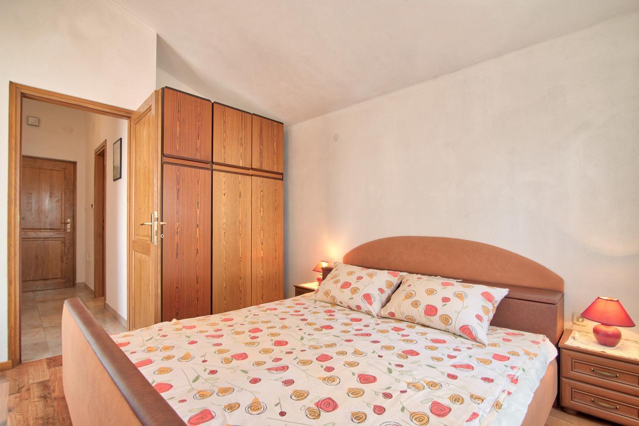 Apartment Maja Stinjan Ngoại thất bức ảnh