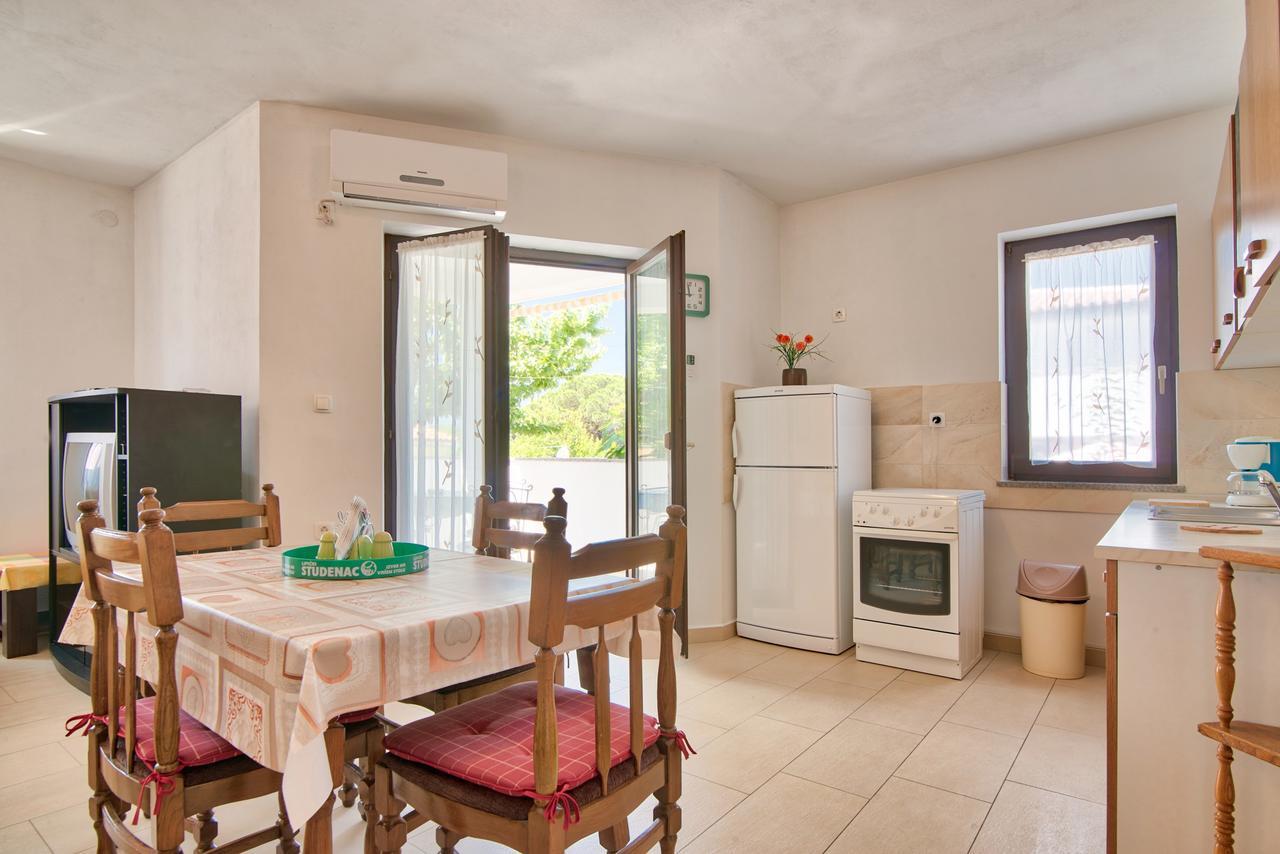 Apartment Maja Stinjan Ngoại thất bức ảnh