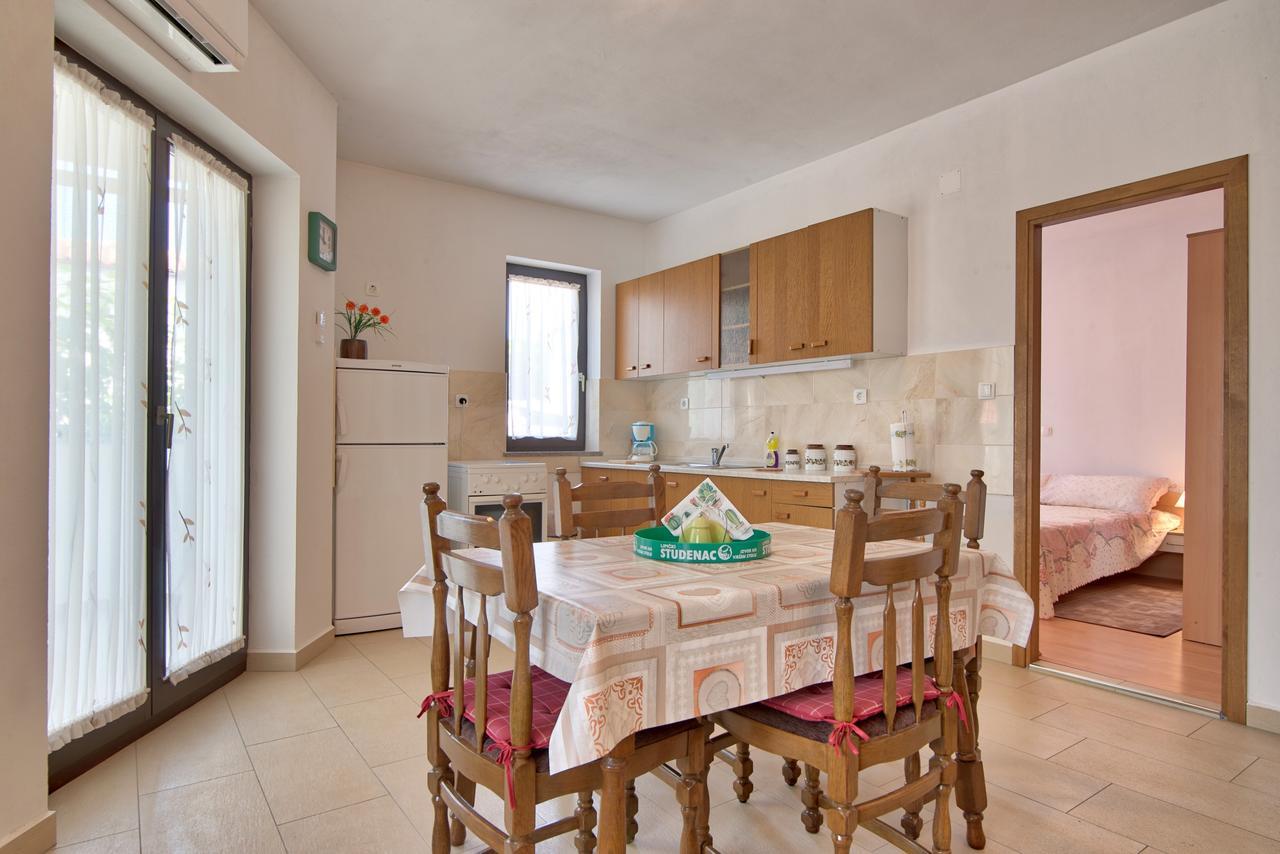 Apartment Maja Stinjan Ngoại thất bức ảnh